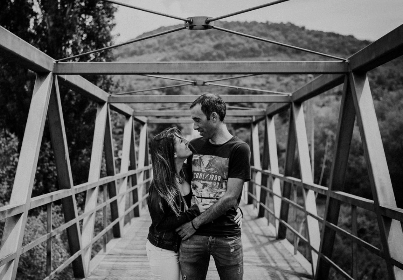 reportaje de pareja en el pantano de landa en Vitoria