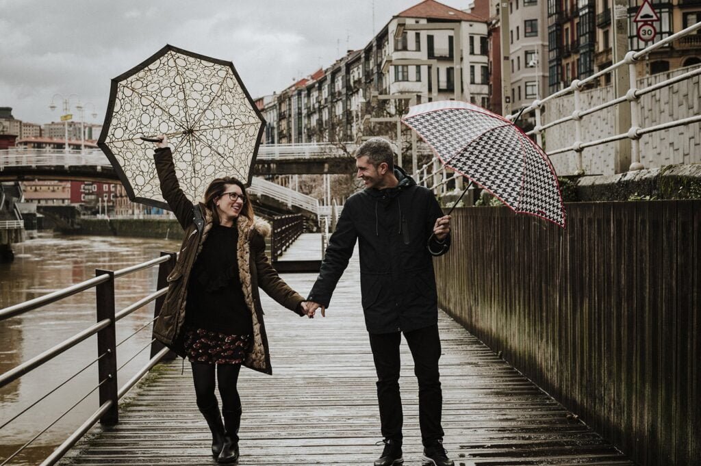 fotos de pareja en el casco viejo de Bilbao