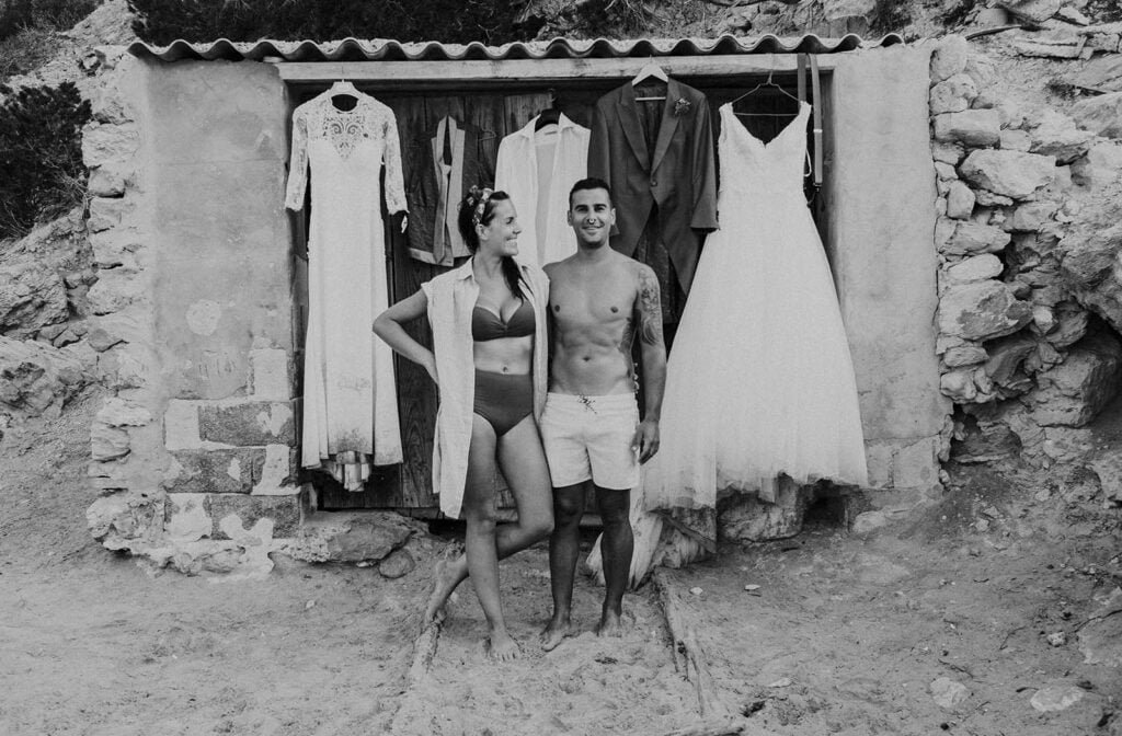 reportaje de post boda en cala saladeta en Ibiza