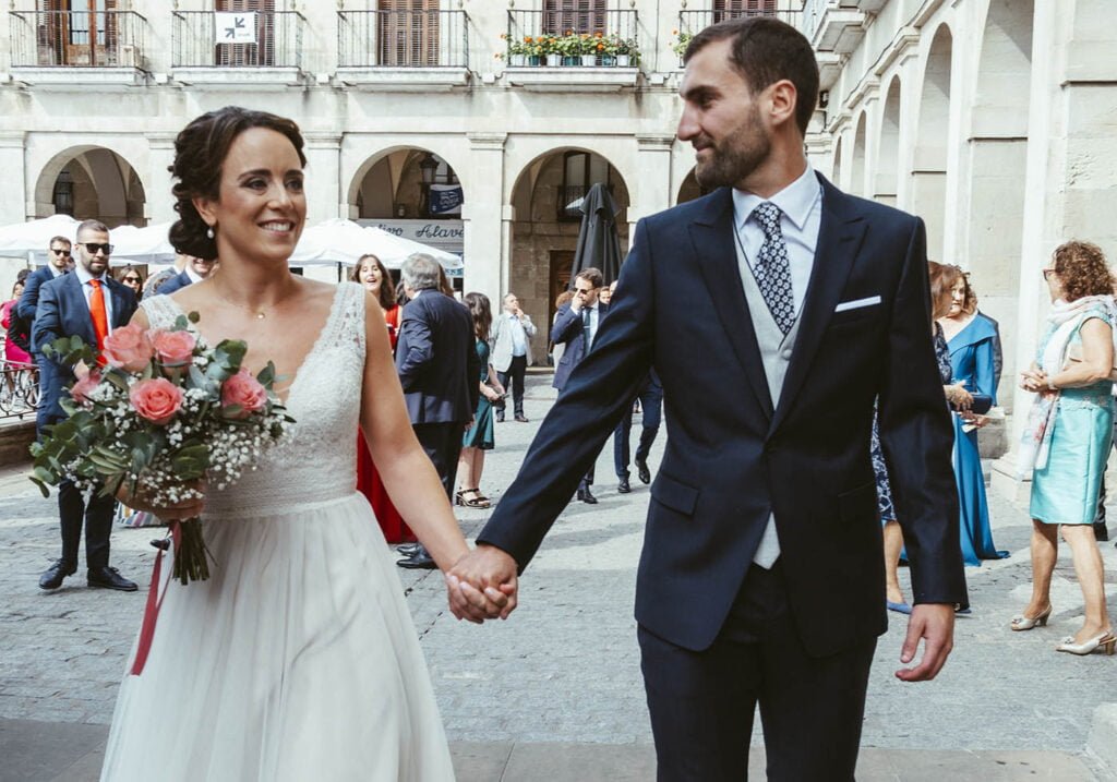 Reportaje de boda civil en el ayuntamiento de Vitoria
