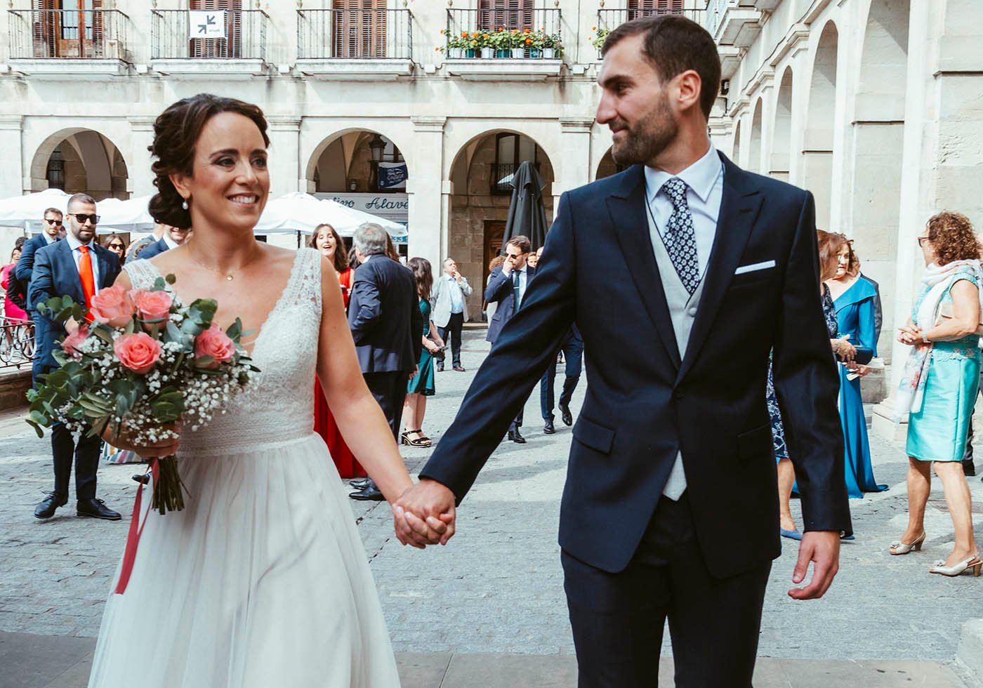 Reportaje de boda civil en el ayuntamiento de Vitoria