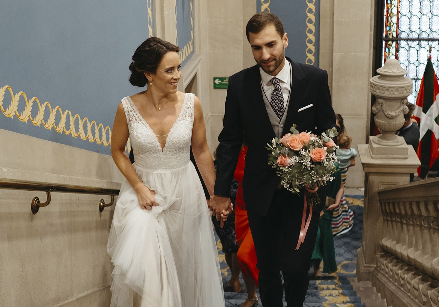 Reportaje de boda civil en el ayuntamiento de Vitoria