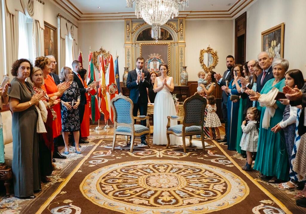 Reportaje de boda civil en el ayuntamiento de Vitoria