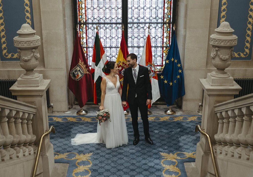 Reportaje de boda civil en el ayuntamiento de Vitoria