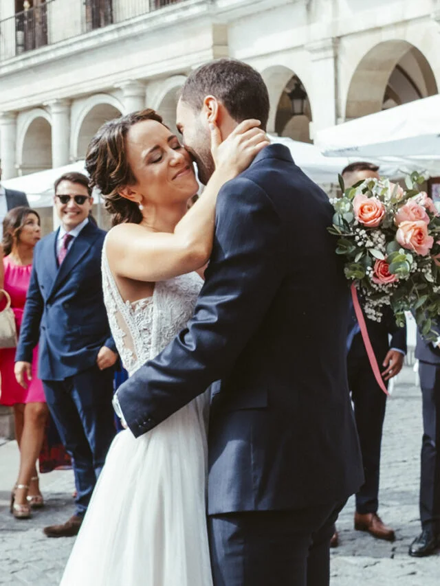 Reportaje de boda civil en el ayuntamiento de Vitoria