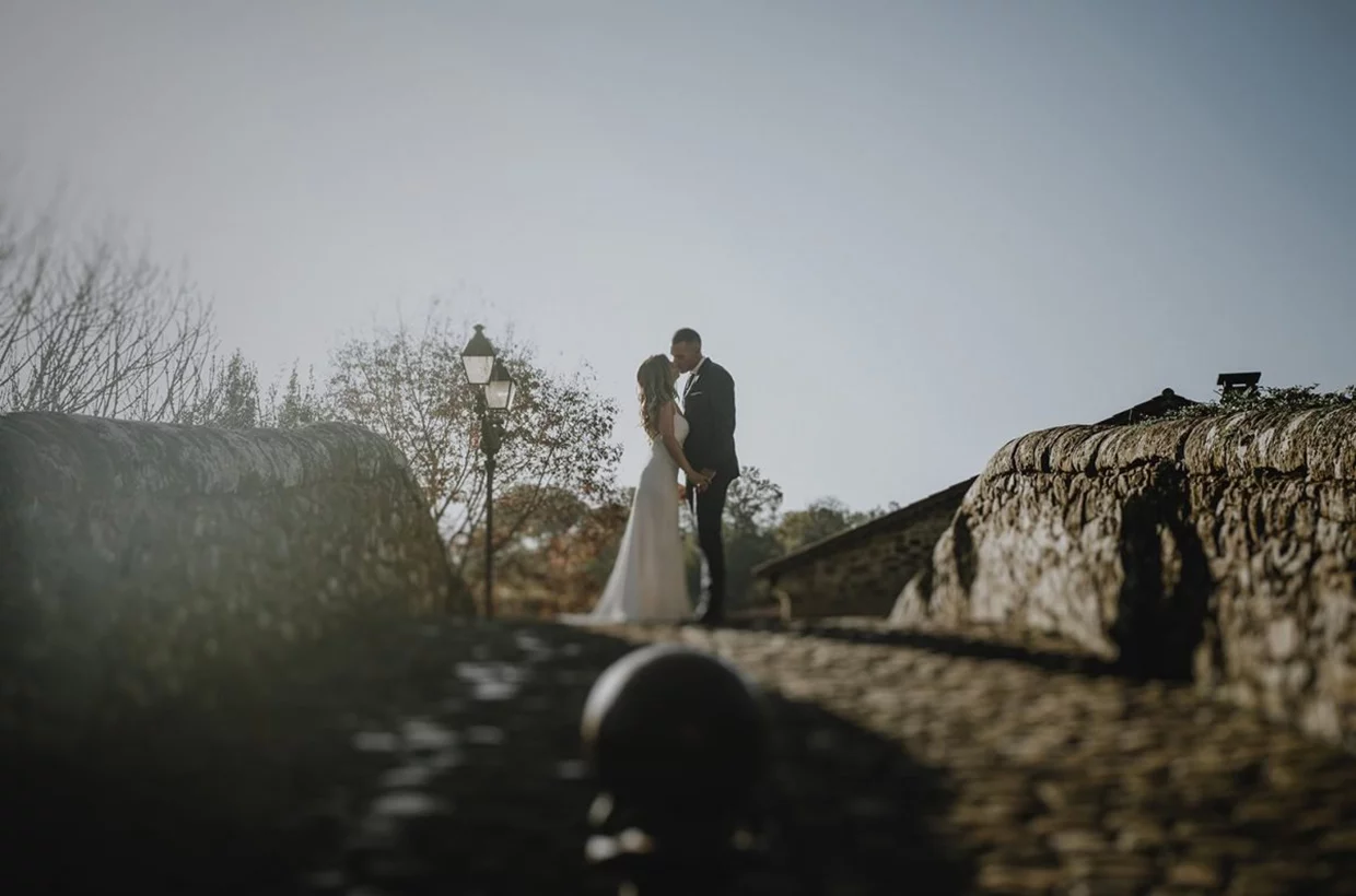  Inversion.foto de boda en el puente de Lierganes en Cantabria