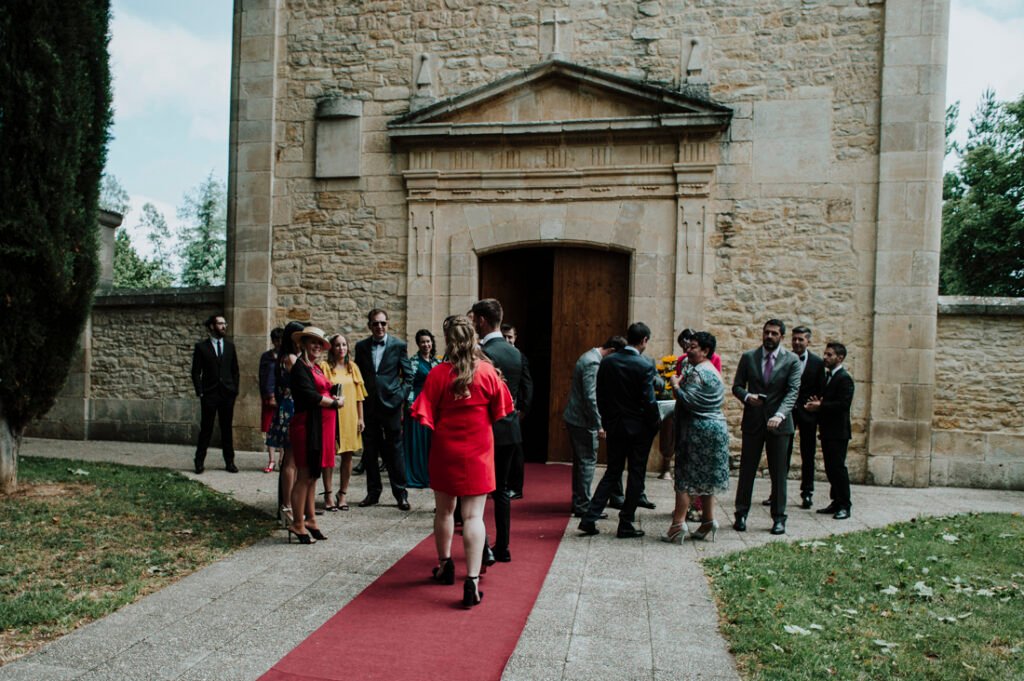 Fotografía de boda en Villarcayo: Iglesia de San Roque y Restaurante Plati.