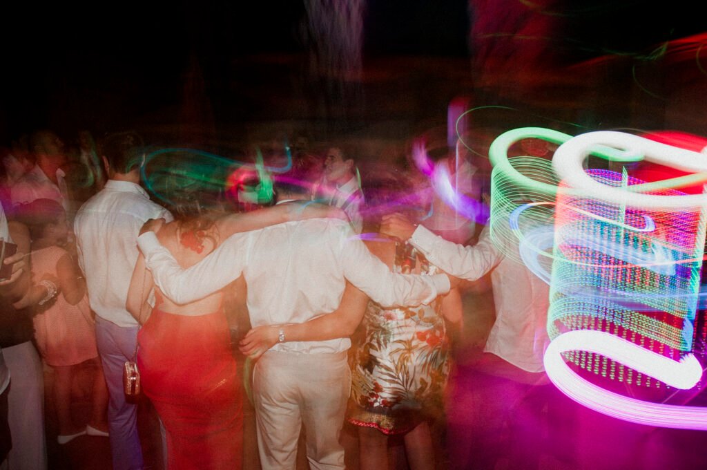 Portafolio 29 Bodas íntimas en Bilbao: por qué cada vez más parejas eligen celebraciones pequeñas y cómo fotografiarla