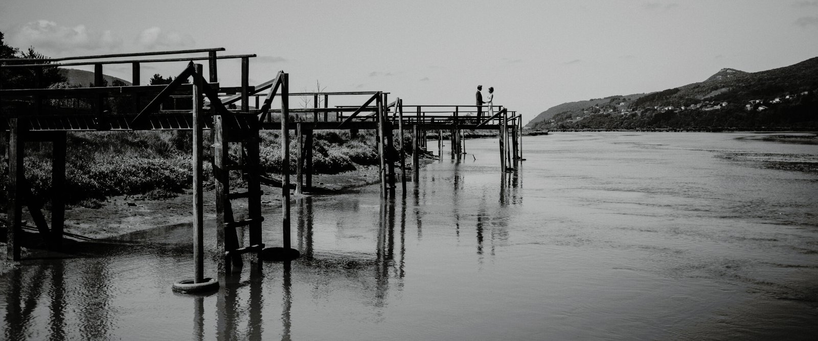 Fotografía y vídeo de boda en Bilbao, Bizkaia y País Vasco con una estética elegante, humana y cinematográfica