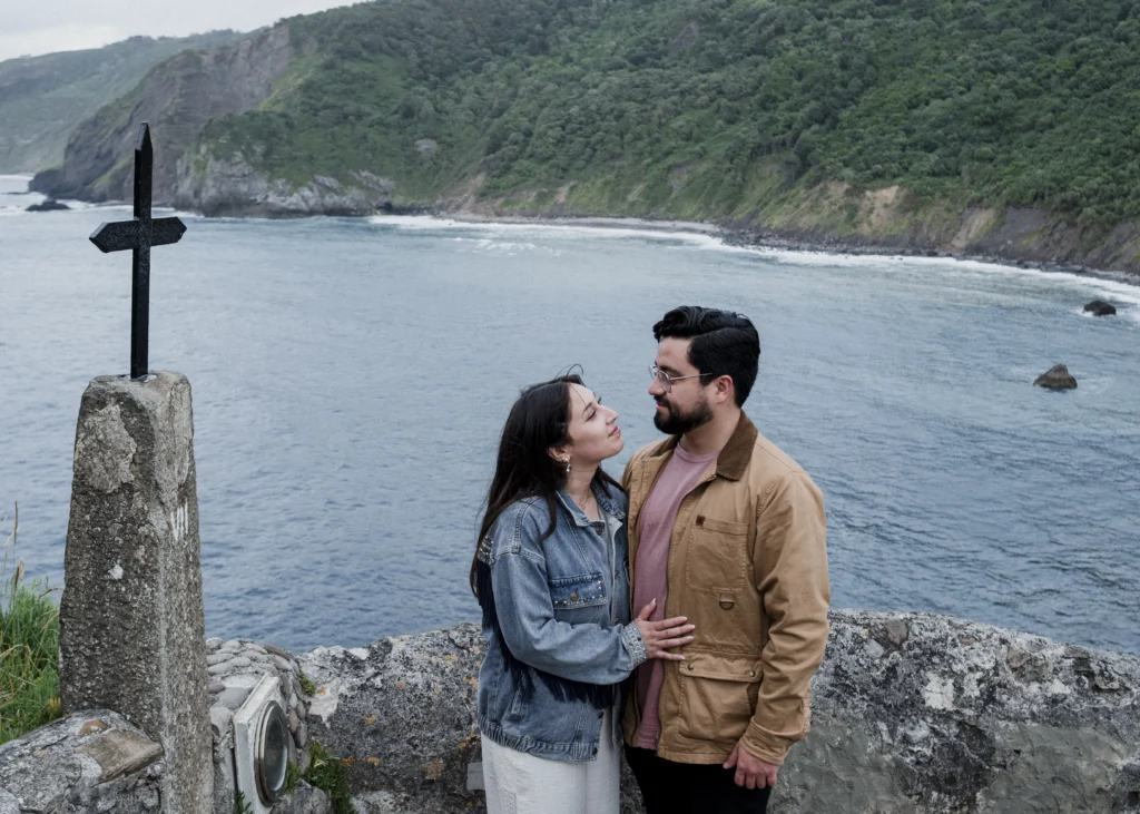 Pedida de mano en San Juan de Gaztelugatxe | Fotógrafo en Bilbao 10 Pedida de mano en San Juan de Gaztelugatxe | Fotógrafo en Bilbao