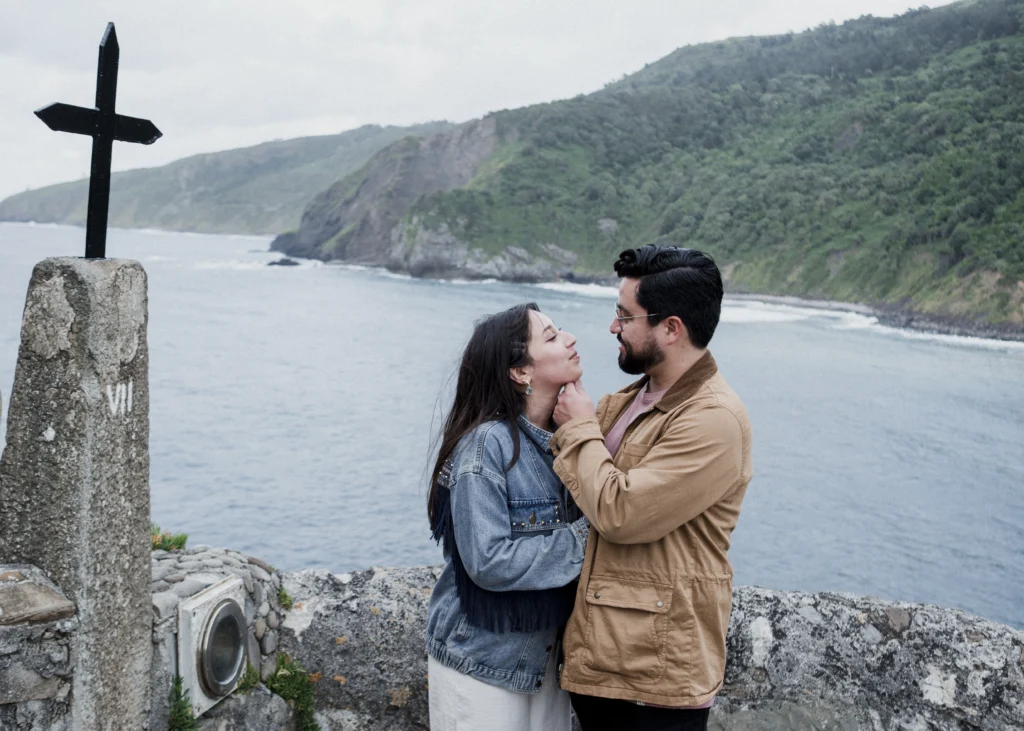 Pedida de mano en San Juan de Gaztelugatxe | Fotógrafo en Bilbao 16 Pedida de mano en San Juan de Gaztelugatxe: una historia de amor que llegó desde Chile