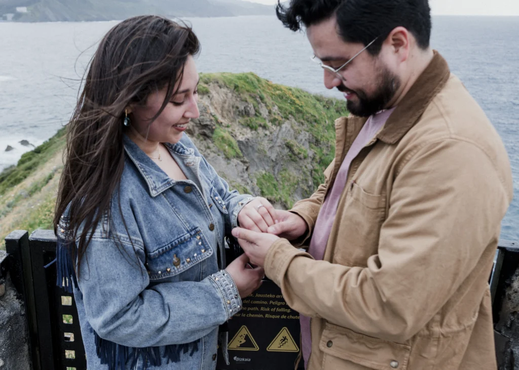 Pedida de mano en San Juan de Gaztelugatxe | Fotógrafo en Bilbao 3 Pedida de mano en San Juan de Gaztelugatxe | Fotógrafo en Bilbao