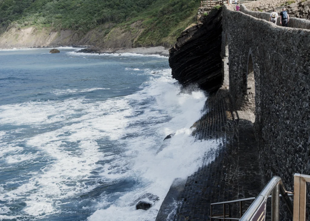 Pedida de mano en San Juan de Gaztelugatxe | Fotógrafo en Bilbao 11 Pedida de mano en San Juan de Gaztelugatxe | Fotógrafo en Bilbao